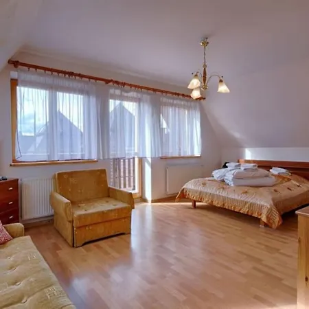 Golden Apartments&db11 *