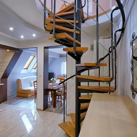 아파트 Golden Apartments&db11